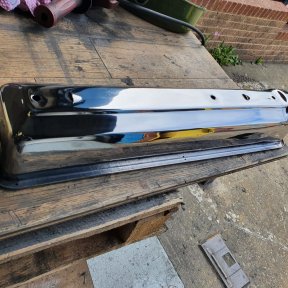 Rocker cover polished to a mirror finish